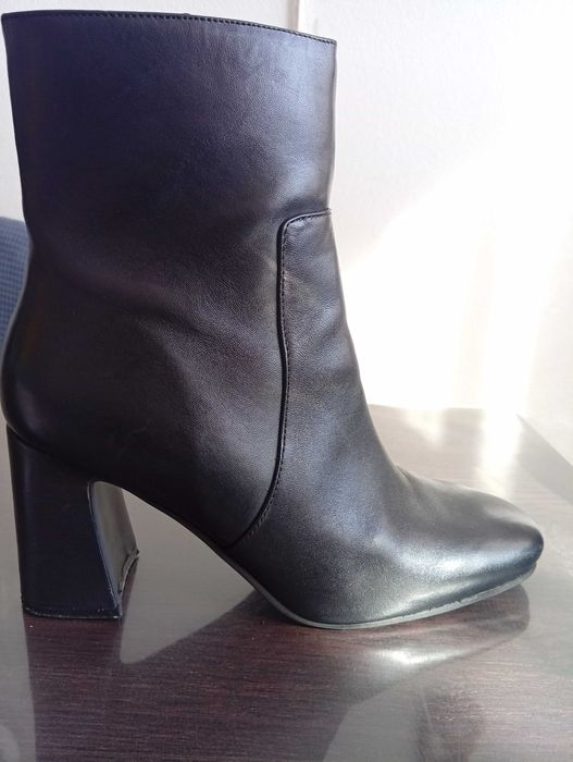 Дамски кожени ботуши