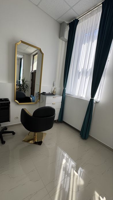 Inchiriez Post Frizerie / Barber  , Manichiura /Pedichiura, Camere