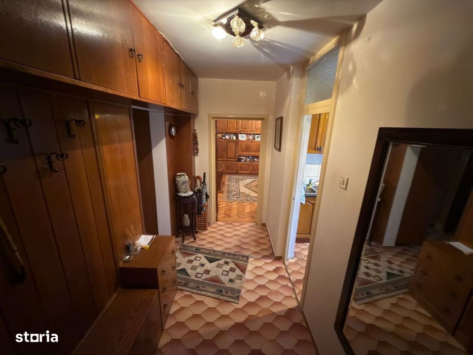 Apartament 3 camere, balcon în Militari