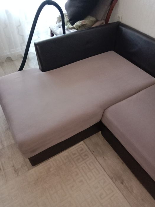 Продаю диван угловой большой