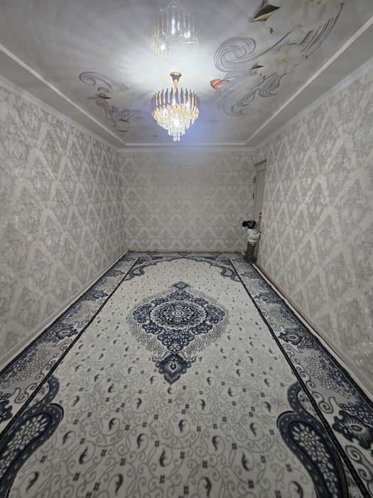 Dom sotiladi 2 qavat 1 xona paxtazor 15 Maktab oldi Narxi 290 milion