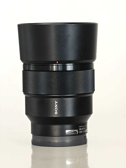 Обектив Sony FE 85mm f/1.8