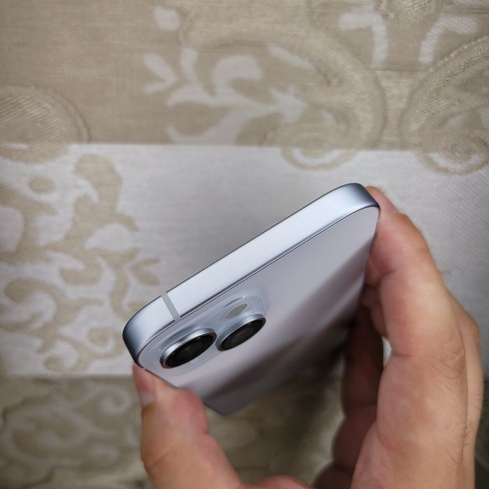 IPhone 15  2 Simkartali