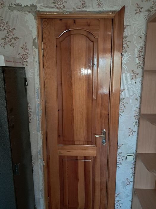 Продам деревянный двери