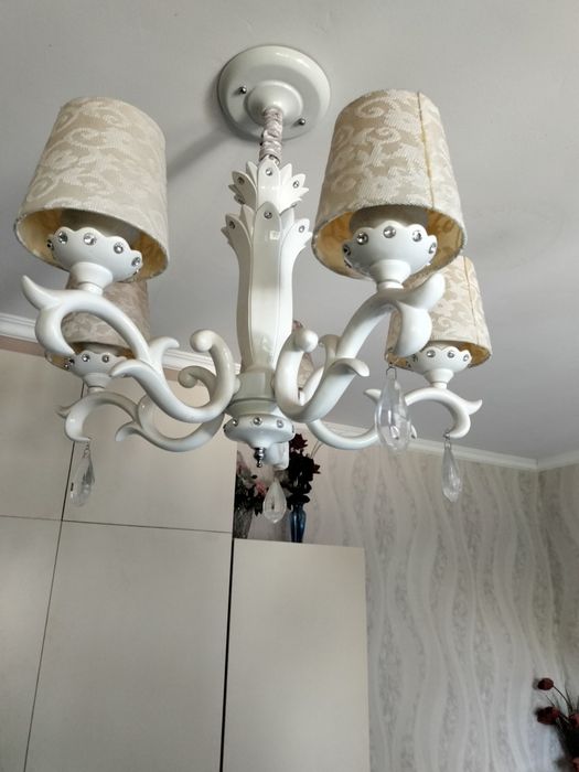 Люстра на 5 лампочек рабочая