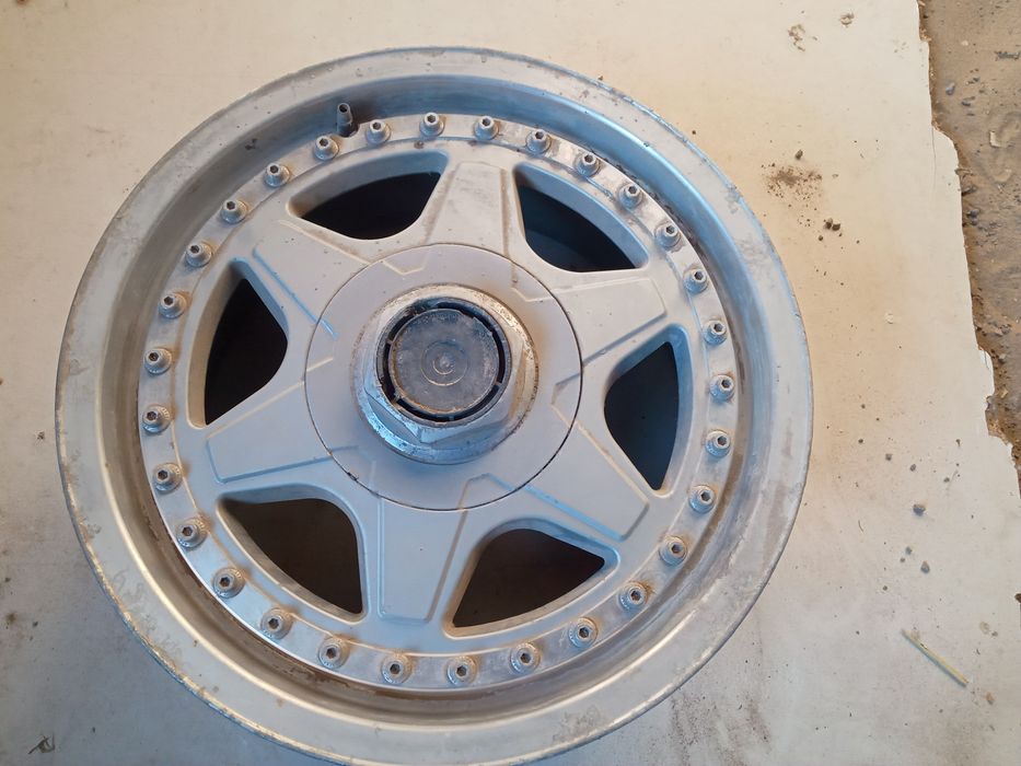 Диск на ауди радной