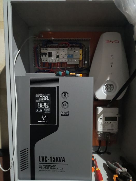 Установка зарядных устройств на электро мобилей под ключ