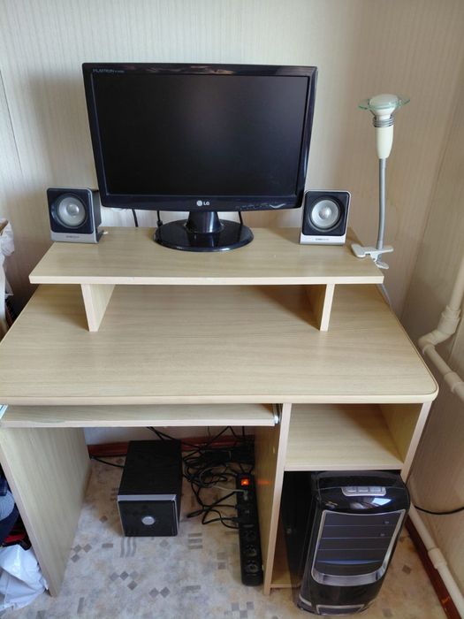 Продам компьютер и стол