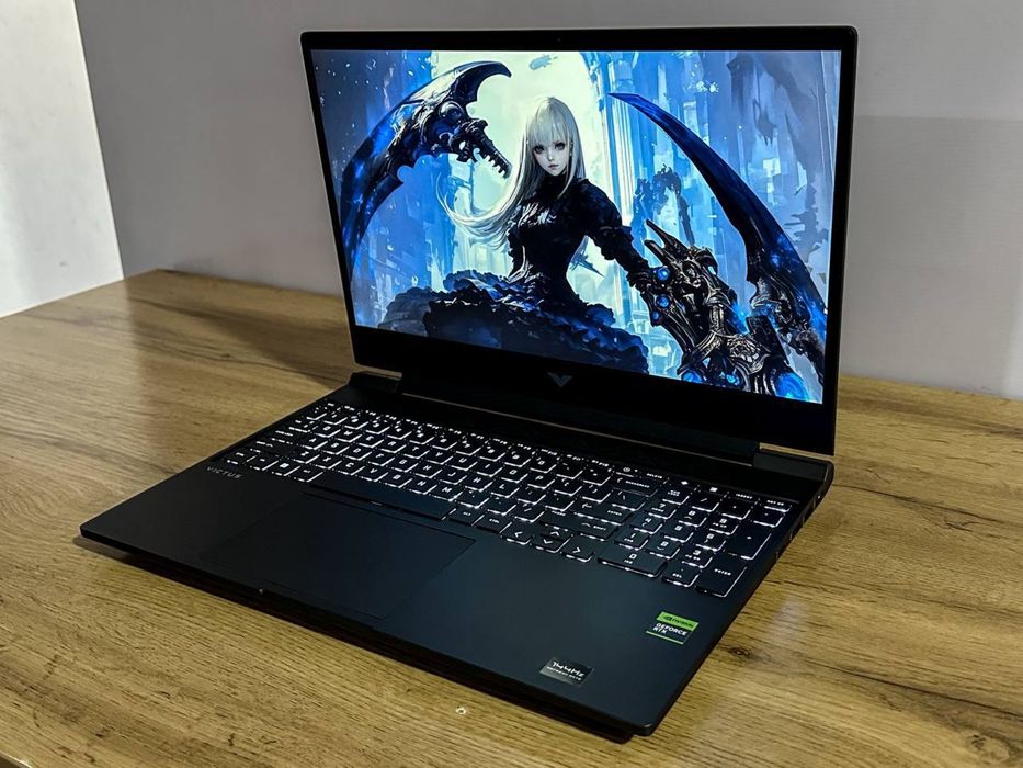 Hp victus 15 14- AVLOD ZEN 4 RTX 4050 6 GB