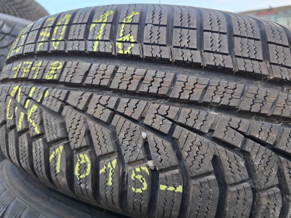 4бр Зимни гуми 215 70 16 - Hankook