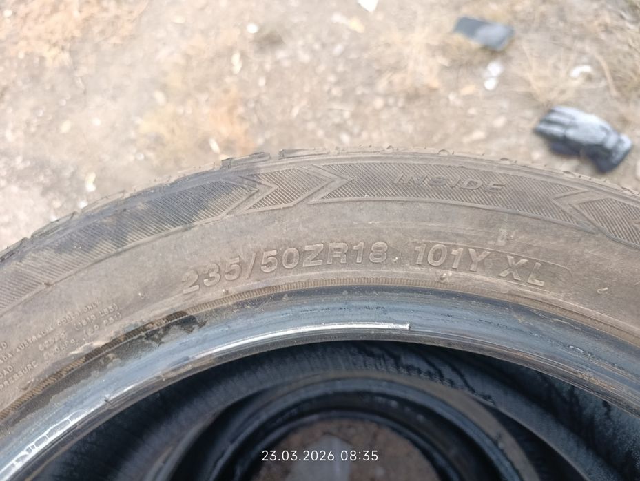 Продам комплект летней резины 235/50/18