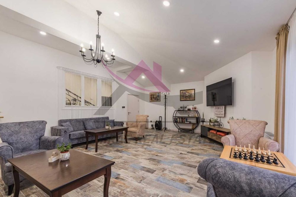 Дава се под наем Къща в с. Здравец, Област Варна - 420 кв.м за 2500 € - Снимка #1