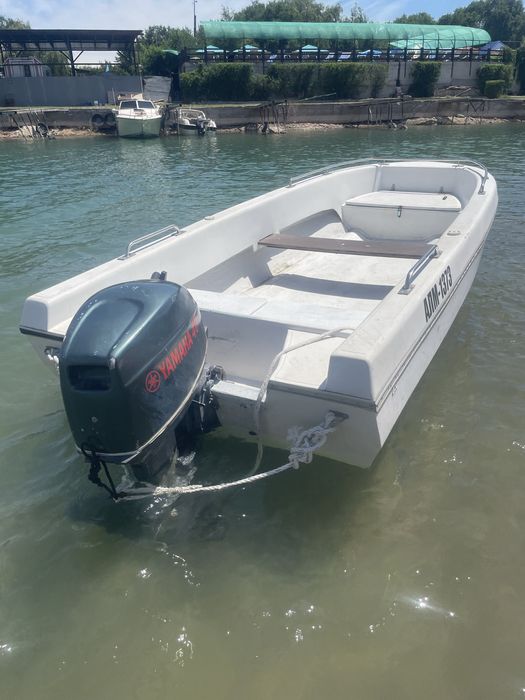 Продам лодку  пластик seven river