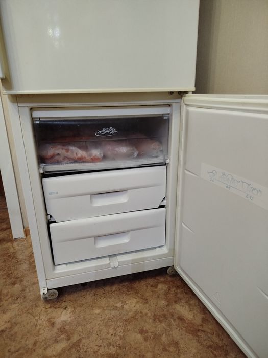 Продам холодильник