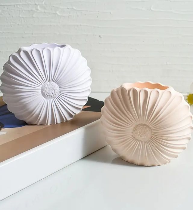 Гипсо - керамични кашпи ръчно изработени