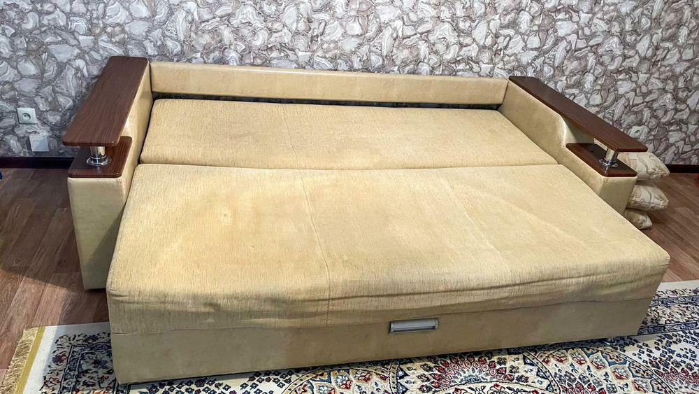 Диван сатылады 15мын