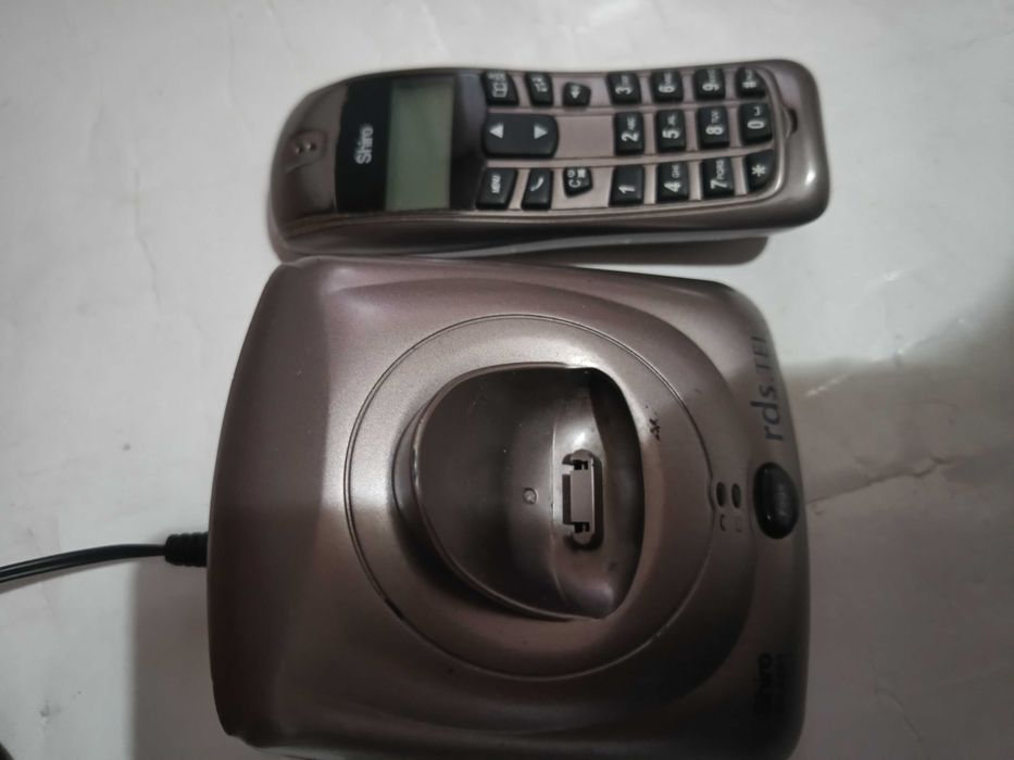 Telefon fix fara fir Shiro