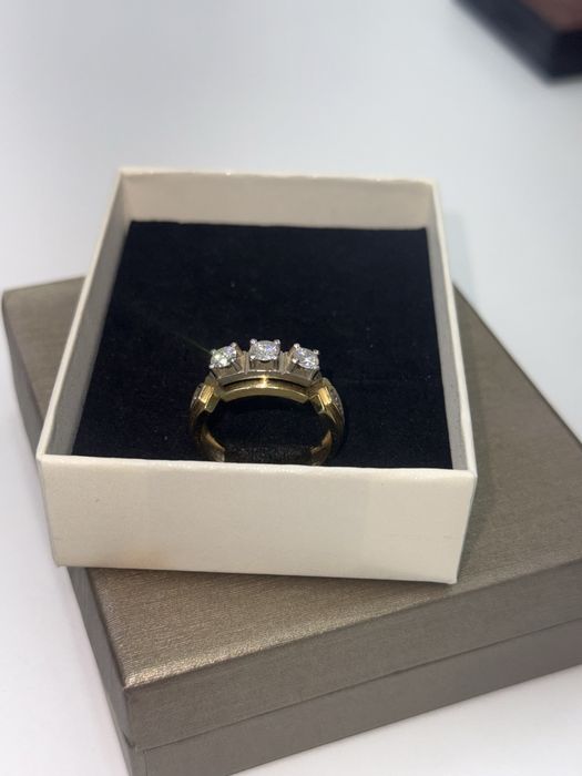 Золотое кольцо с бриллиантами