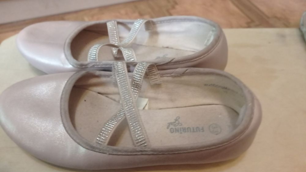 Продам туфли на девочку