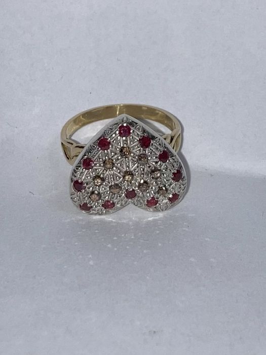 Inel aur cu diamante si rubine