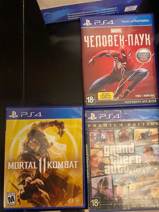 PlayStation 4 Slim 1TB 2 Джойстика 3 Игры