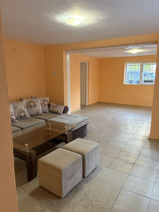 Дава се под наем Етаж от къща в Пловдив, Кършияка - 110 кв.м за 561 € - Снимка #3