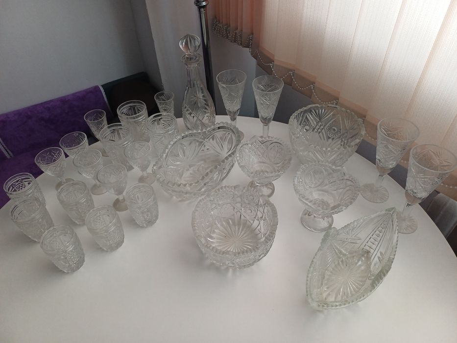 Продам хрусталь тридцать предметов