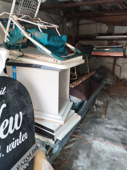 Отдам даром доски остатки мебели 
Текст: