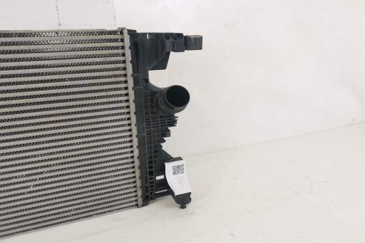 Оригинален Радиатор За Въздух Интеркулер В Добро Състояние Мерцедес-Бе