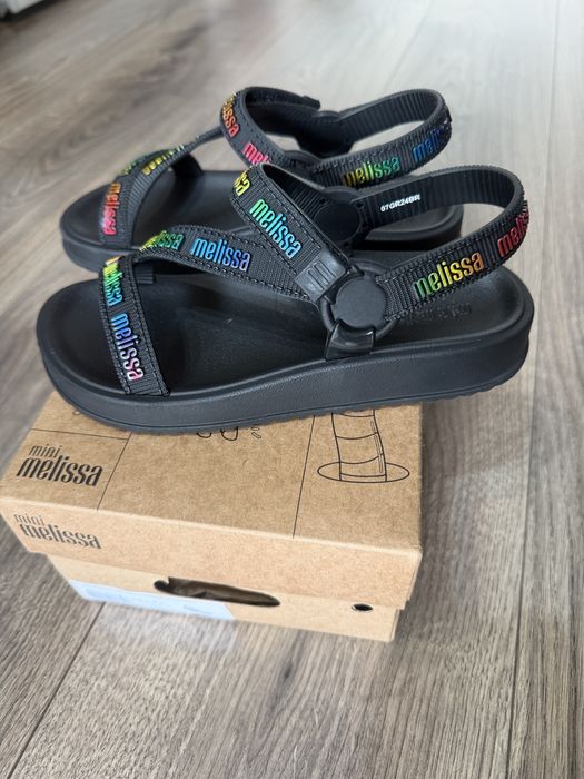 Сандали за момиче Melissa