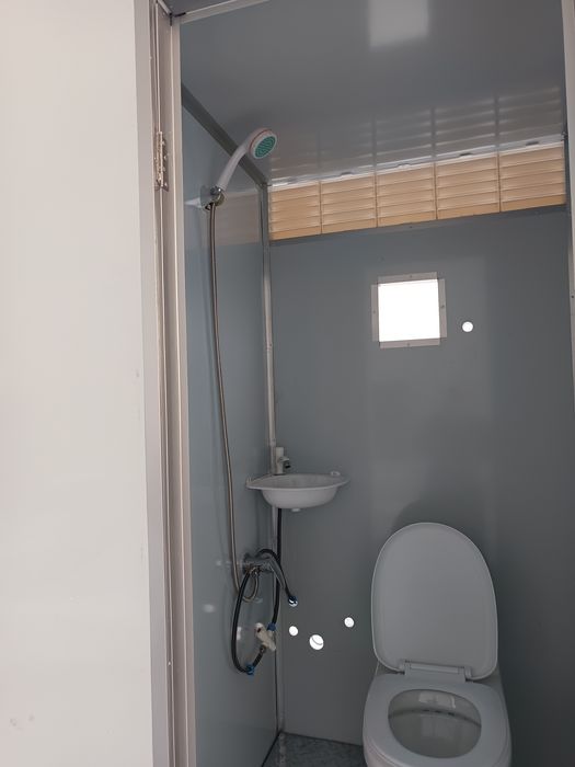 Външна тоалетна  оборудвана