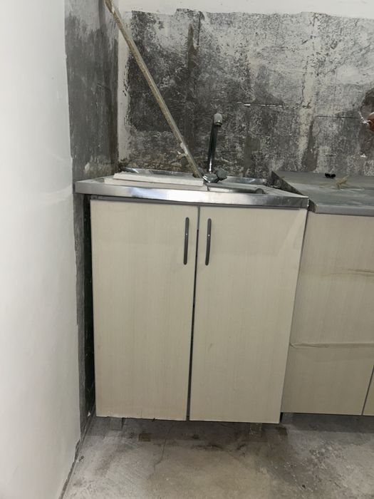 Продам прихожую, и кухонный гарнитур