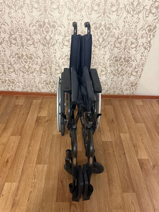 инвалидная коляска