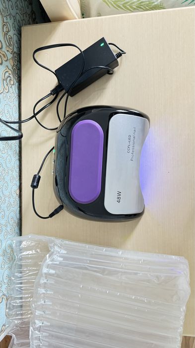 Лампа для маникюра.