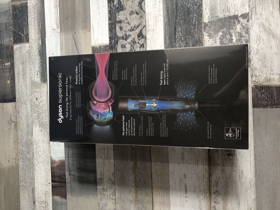 Uscator de par Dyson Supersonic HD08
