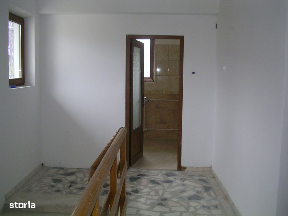 Vând casă spațioasă în Breaza – 1500 mp teren