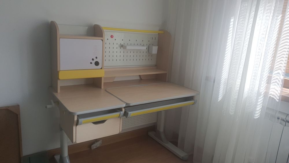 Детский стол парта