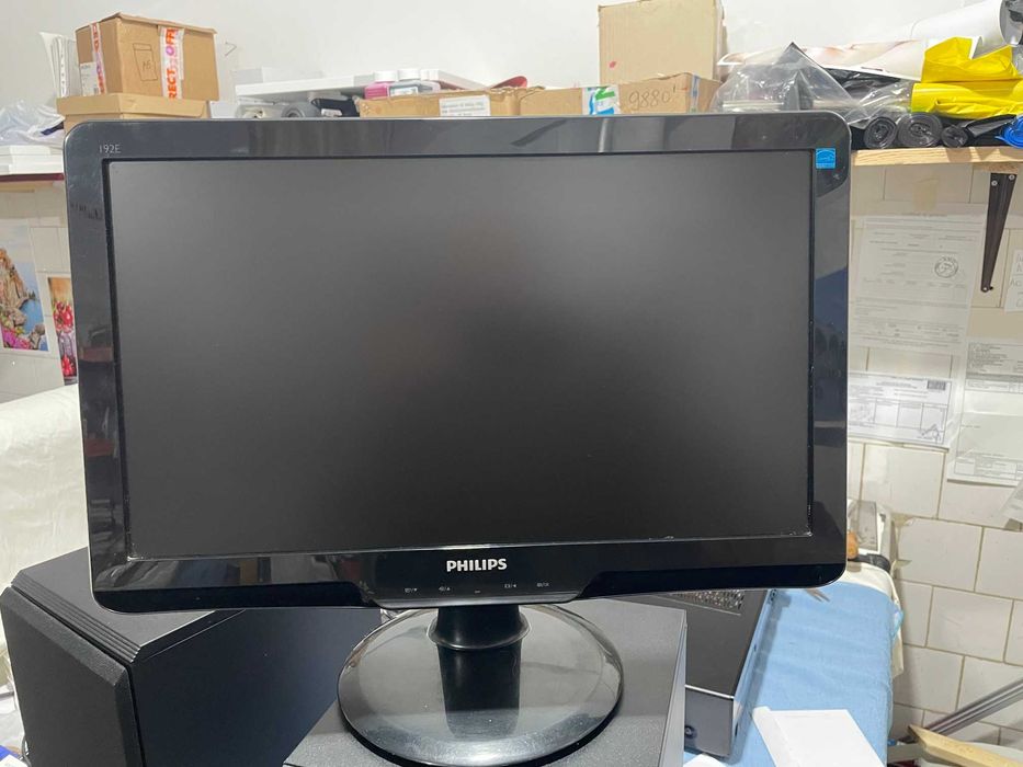 Vand laptop ASUS si monitoare