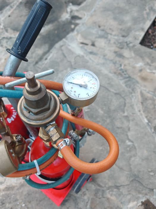 Продавам професионален марков оксижен rothenberger re17