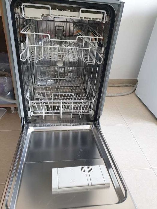 45см - Miele Съдомиялна - 9 Комплекта - Частично Вграждане Тясна