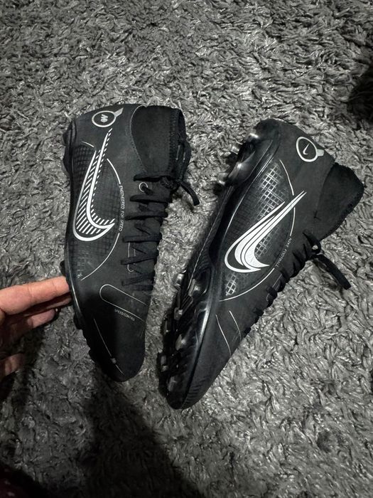 Ghete fotbal Nike marimea 42,5