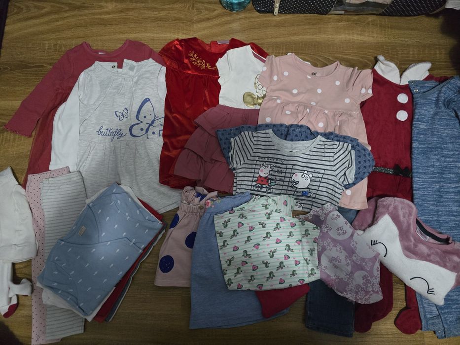 Lot hainute 86 si pampersi nr 4