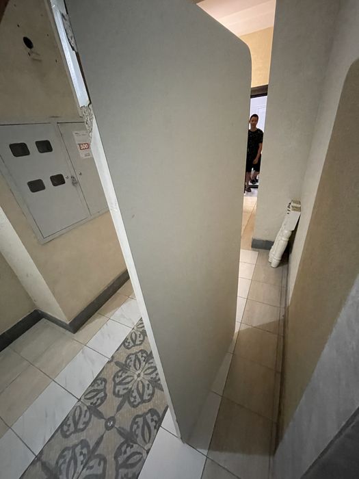 Кухенный стол сатылады столчиктерімен