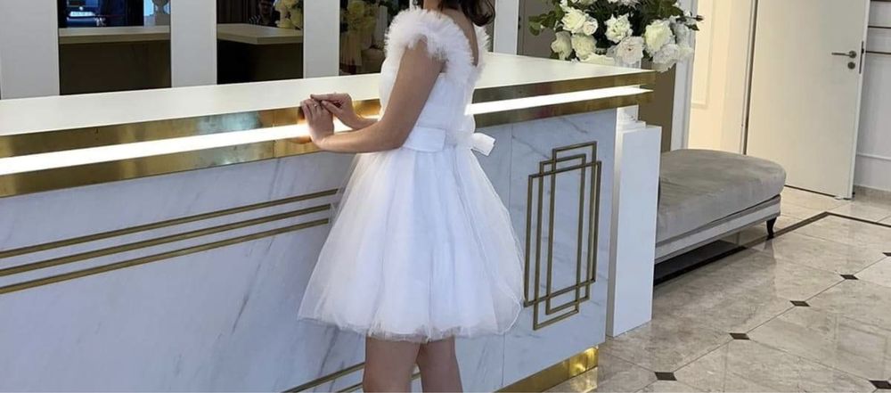 Vand rochie alba de evenimente