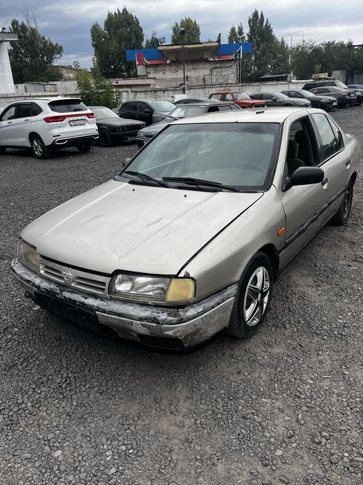 Nissan Primera, 1992