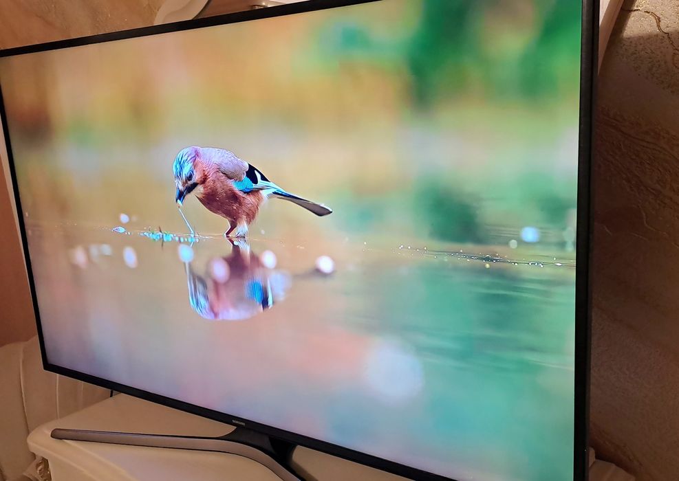 Smart Tv.SAMSUNG 147cm. Ultra-4k. MODEL DE ULTIMA GENERAȚIE. (Foarte S