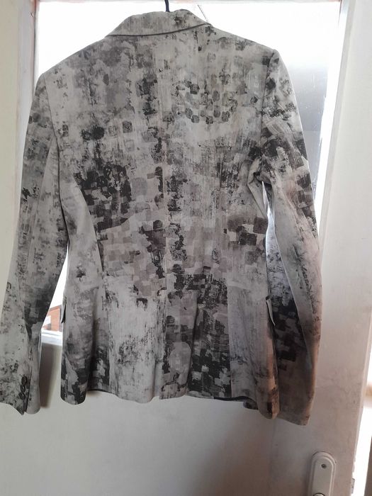 Продавам дамско сако