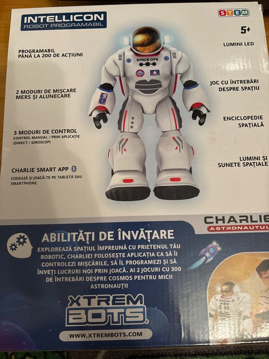 Robot charlie astronautul