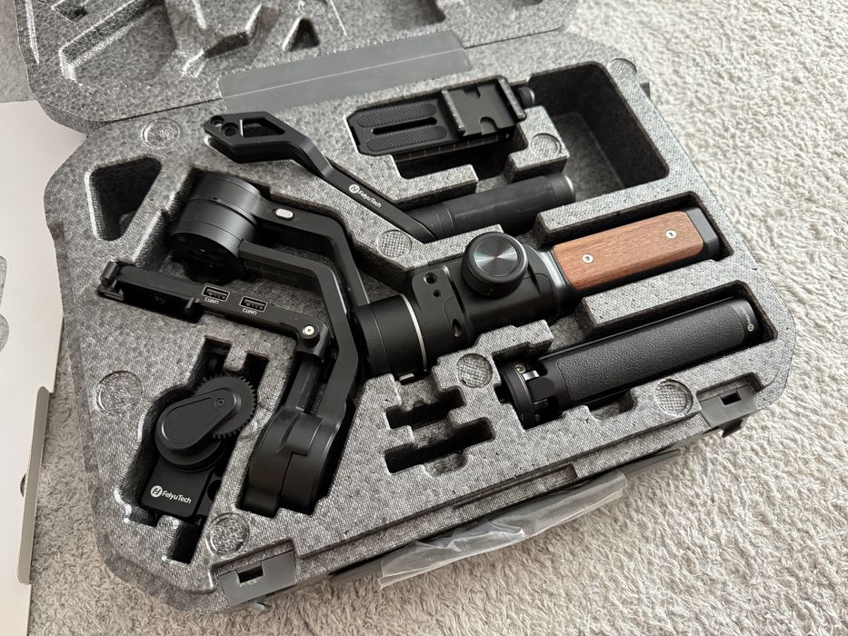 FeiyuTech AK2000S – Gimbal profesional | Bundle complet | Impecabil | Achizitionat de la F64