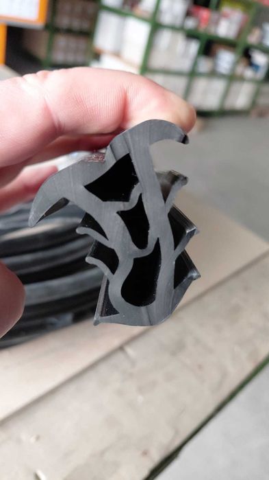 Bride de prindere pentru containere modulare